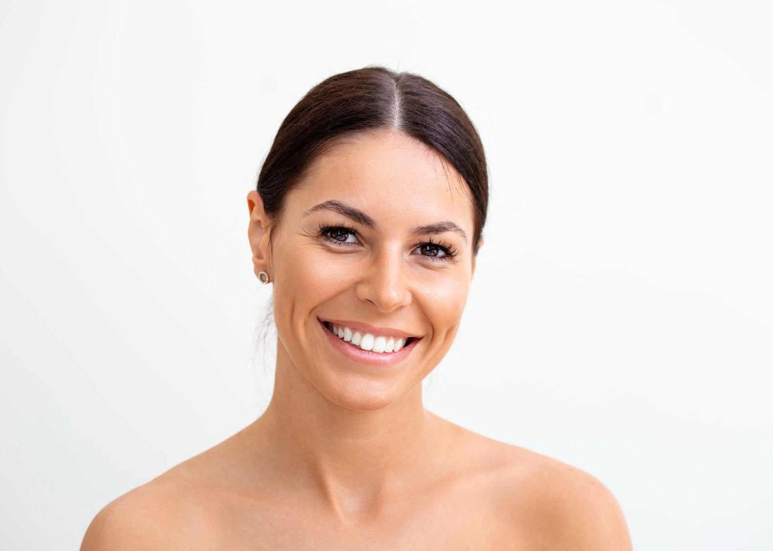 Radiofrequency device being applied to facial skin