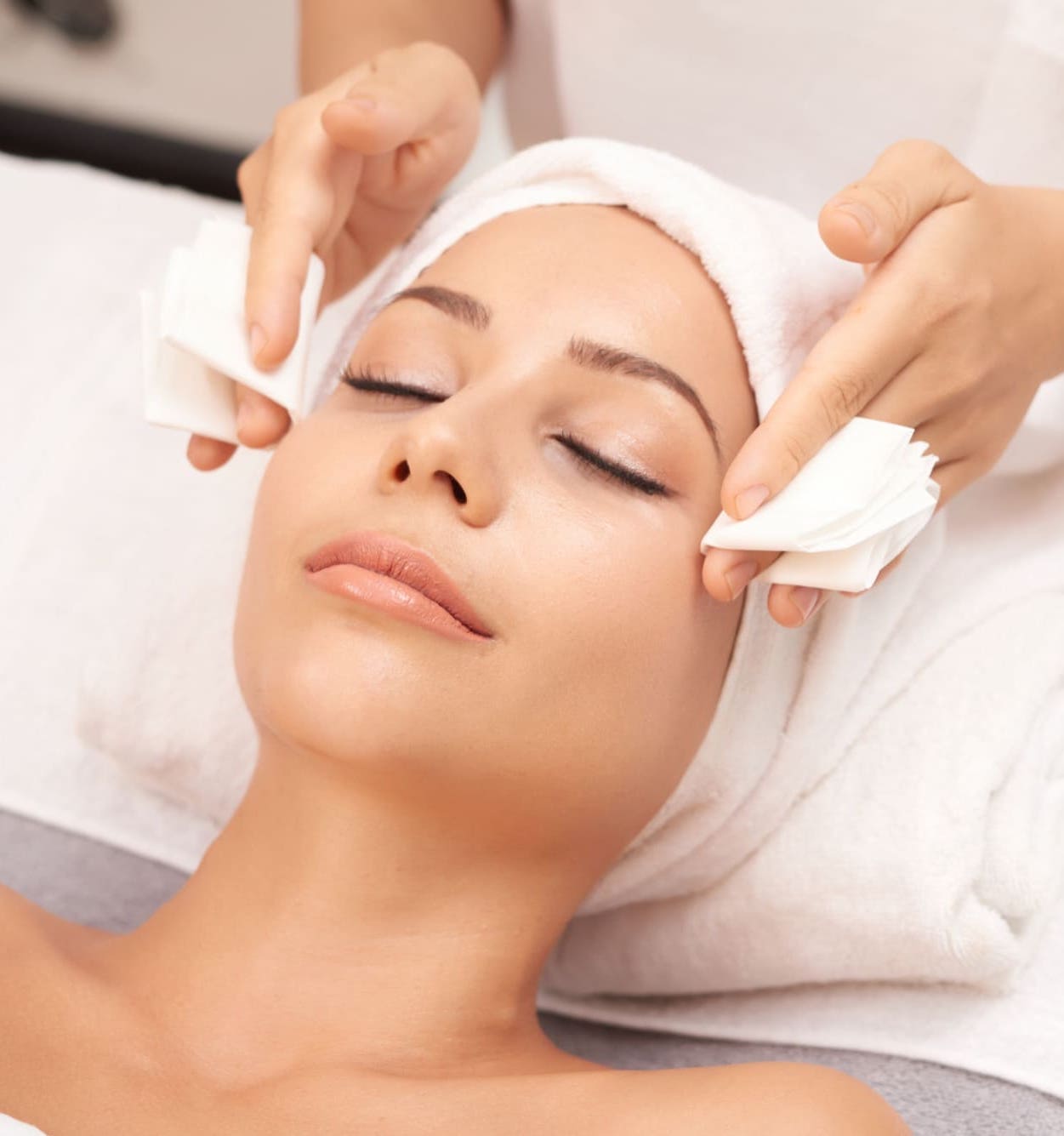 Radiofrequency skin treatment procedure being carried out in clinic