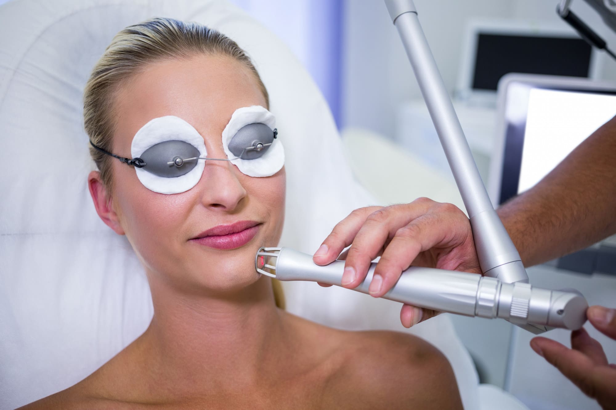 Laser device used for treating visible skin vessels in clinic