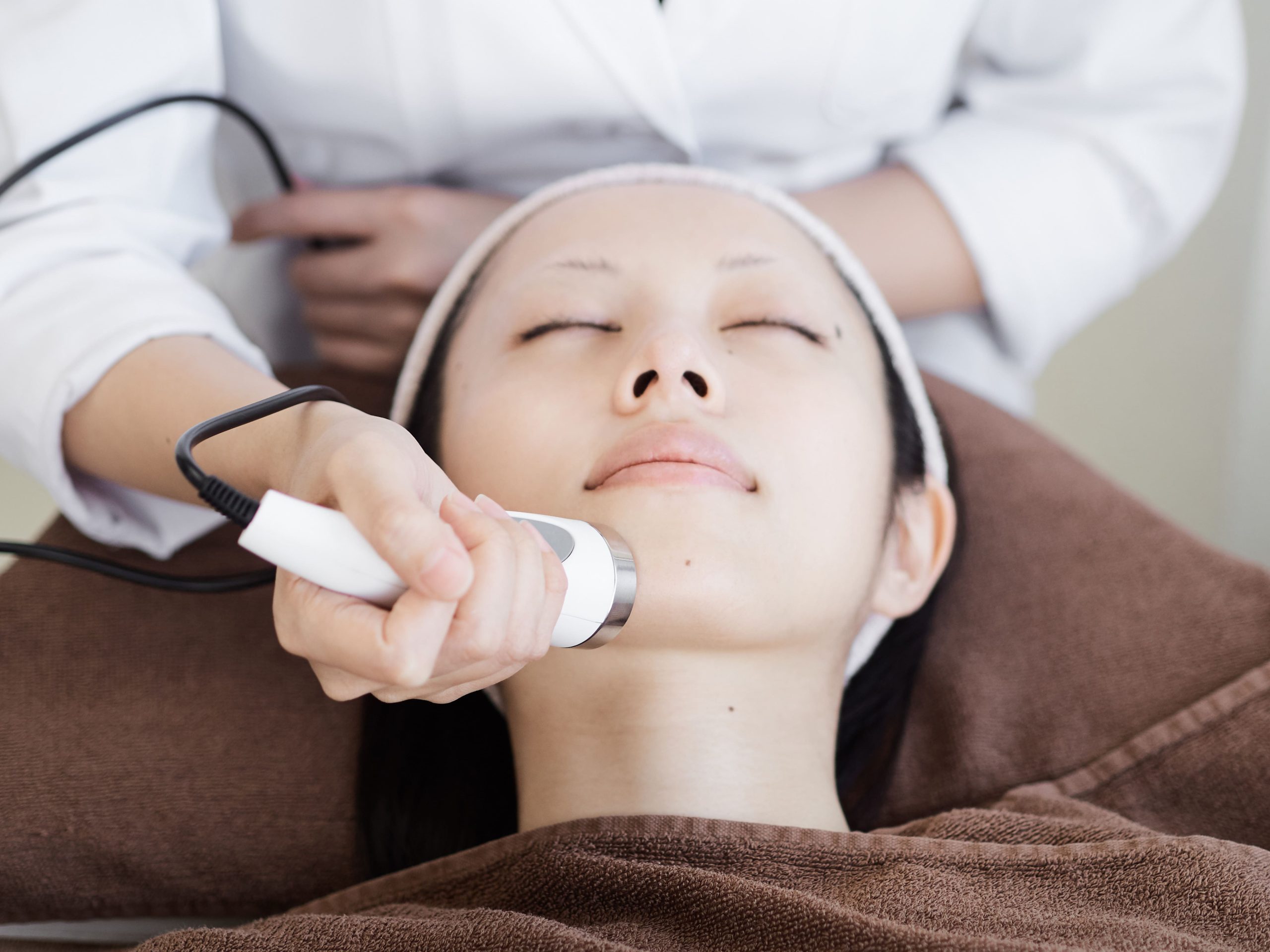 Blog feature image for radiofrequency skin treatment article